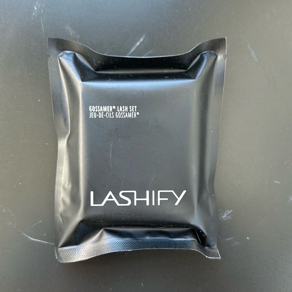 Gossamer lash set in F10 in Truffle